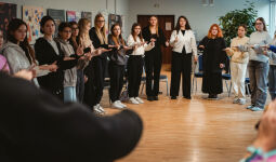 ,,Lēciens demokrātijā''