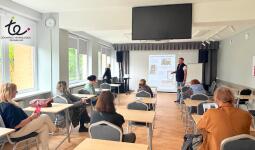 Jaunākās tehnoloģijas apgūst pedagogi: Multifunkcionālās zāles aprīkojums