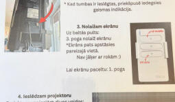 Jaunākās tehnoloģijas apgūst pedagogi: Multifunkcionālās zāles aprīkojums