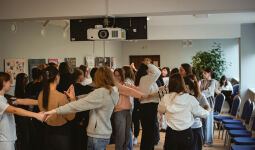 ,,Lēciens demokrātijā''